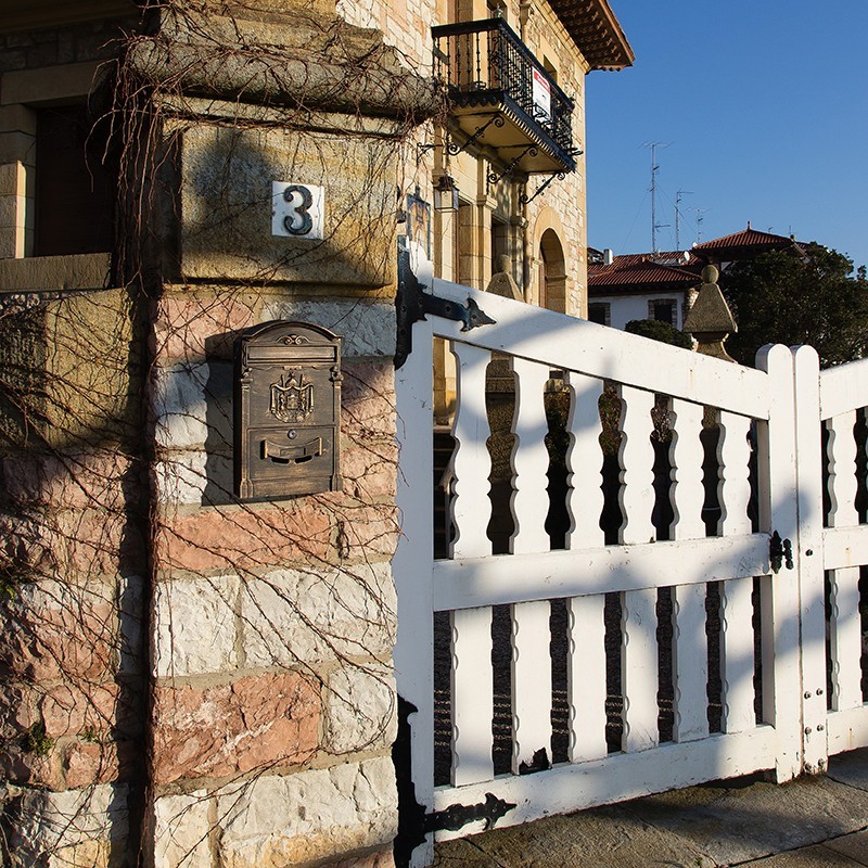 Maxi Outdoor Mailbox Residence Large Capacity | ARREGUI