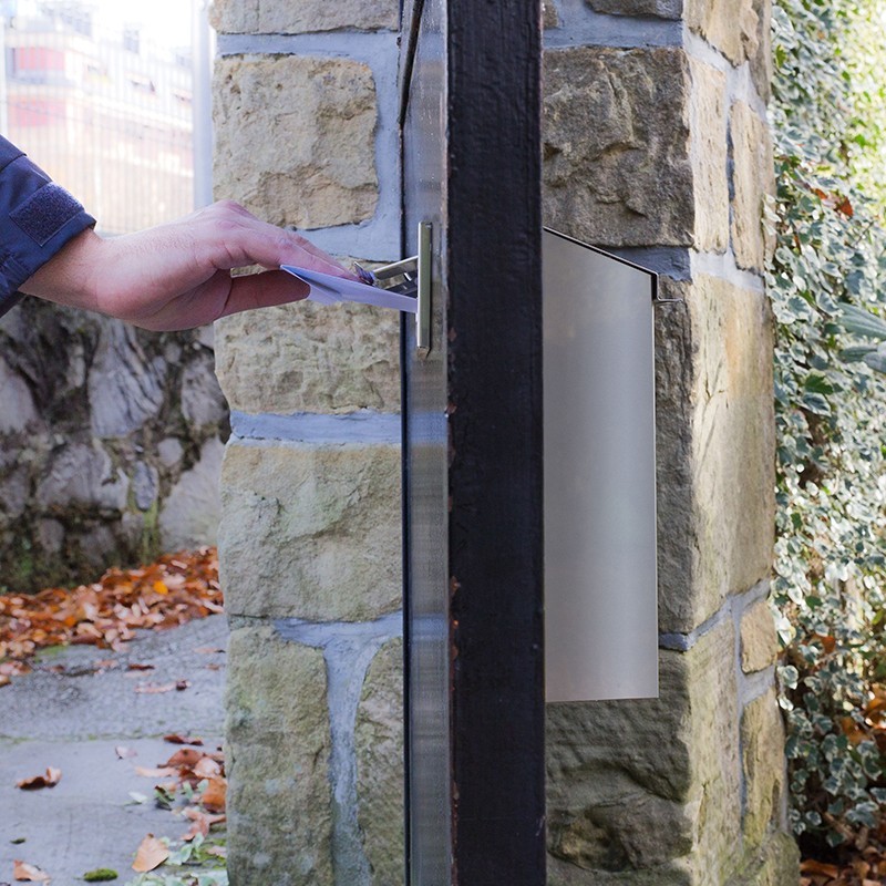 Pack Letterbox plus Stainless Steel Letter Collector A5 | ARREGUI