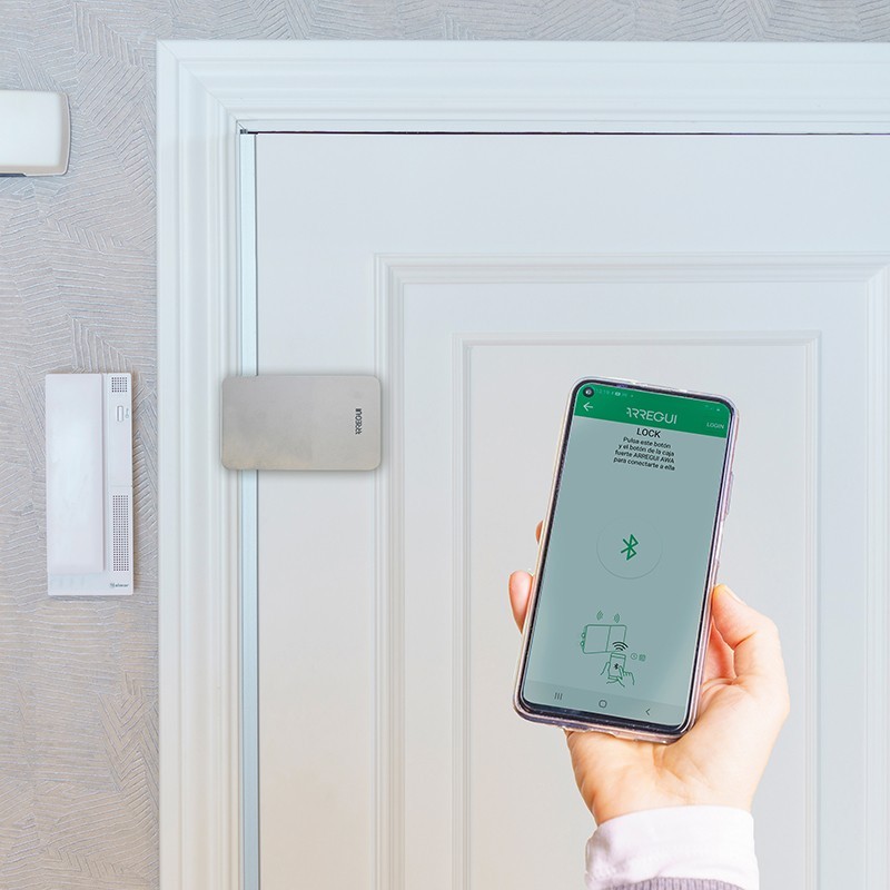 Kamo Invisible Lock for Door | ARREGUI