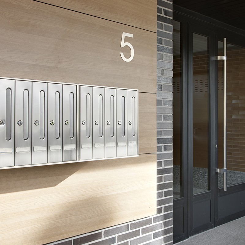 8 cm Metal Sign Number or Letter Inox | ARREGUI