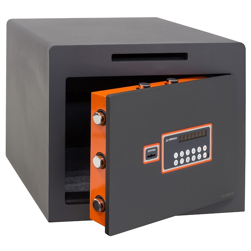 Overlapping Safe Plus C with Slot | ARREGUI